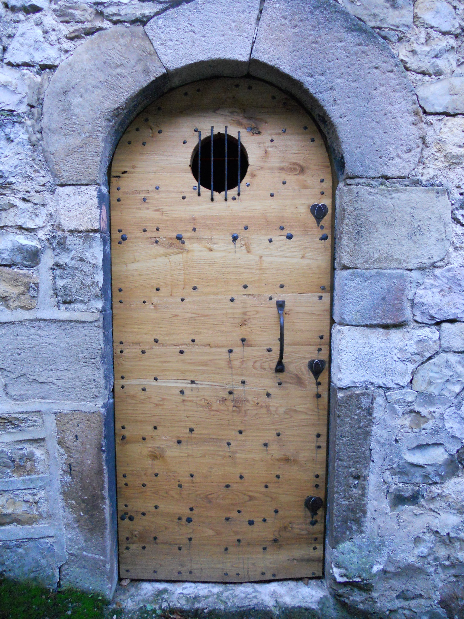 Porte Compeyre en châtaignier