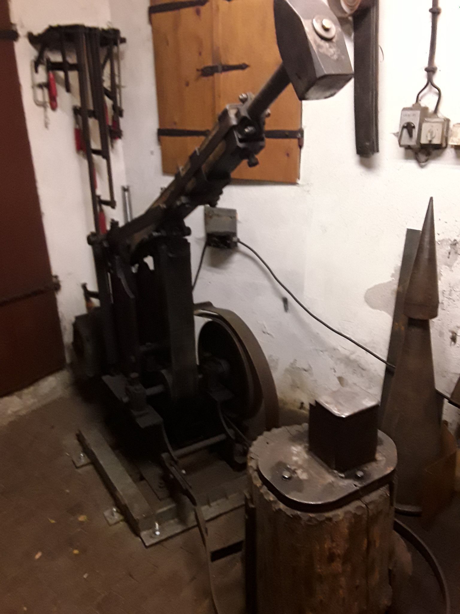 Federhammer in der Werkstatt
