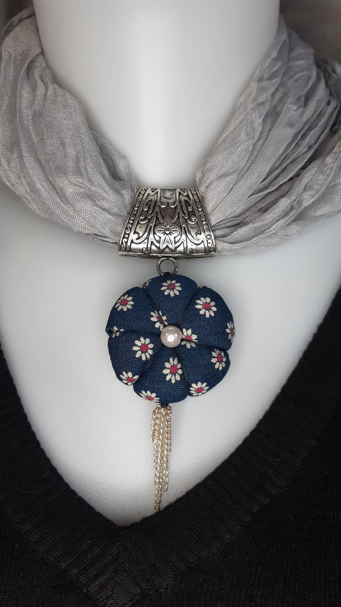 modèle 2 : bijou de foulard potiron jean's fleuri