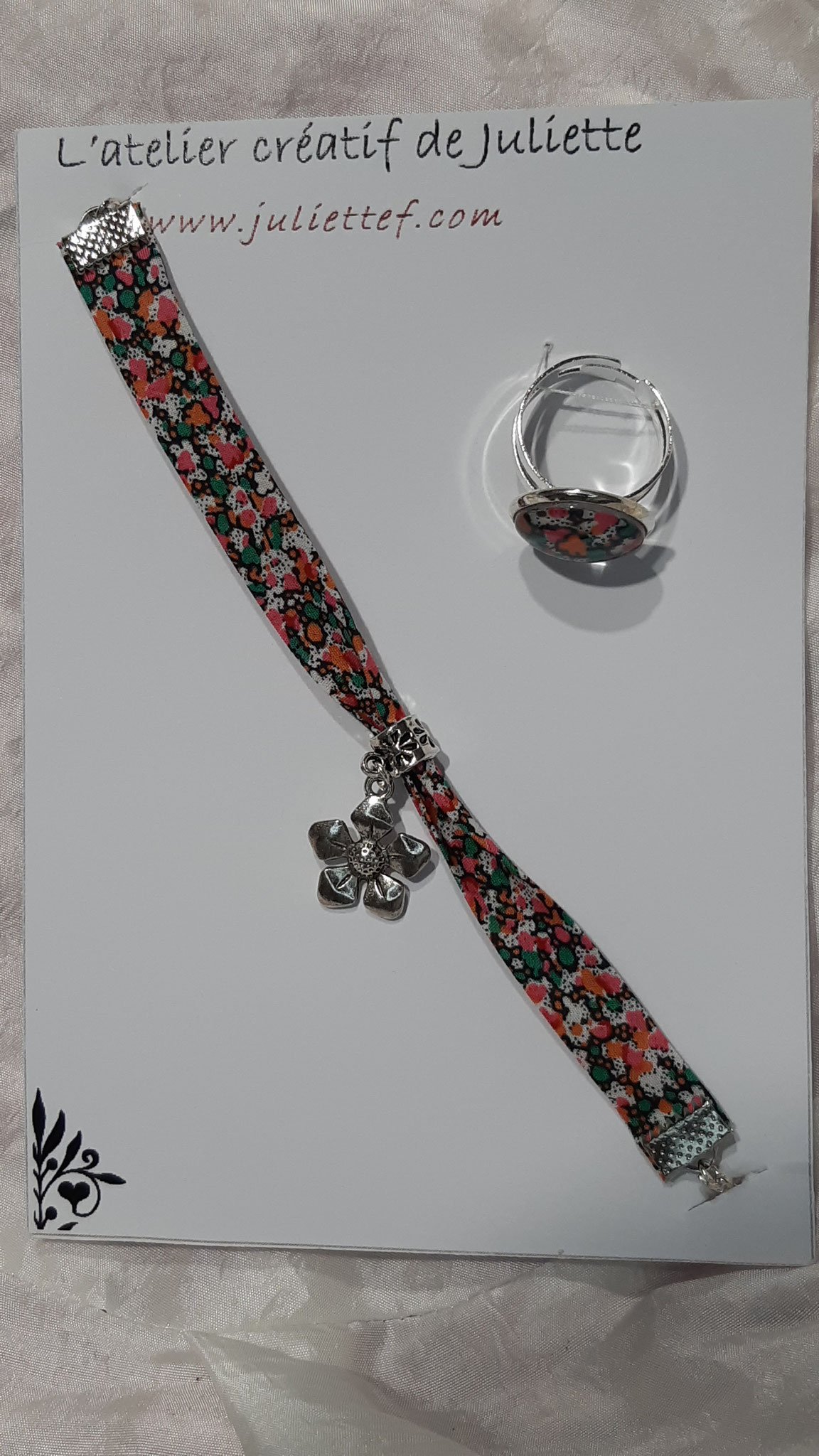 modèle 4 : bracelet + bague fleur noir rose