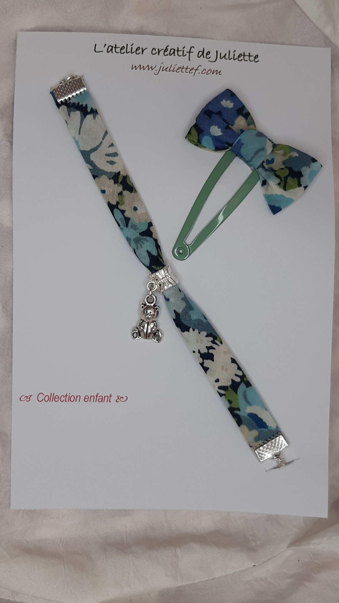 modèle 18 : parure fillette bleu vert ourson