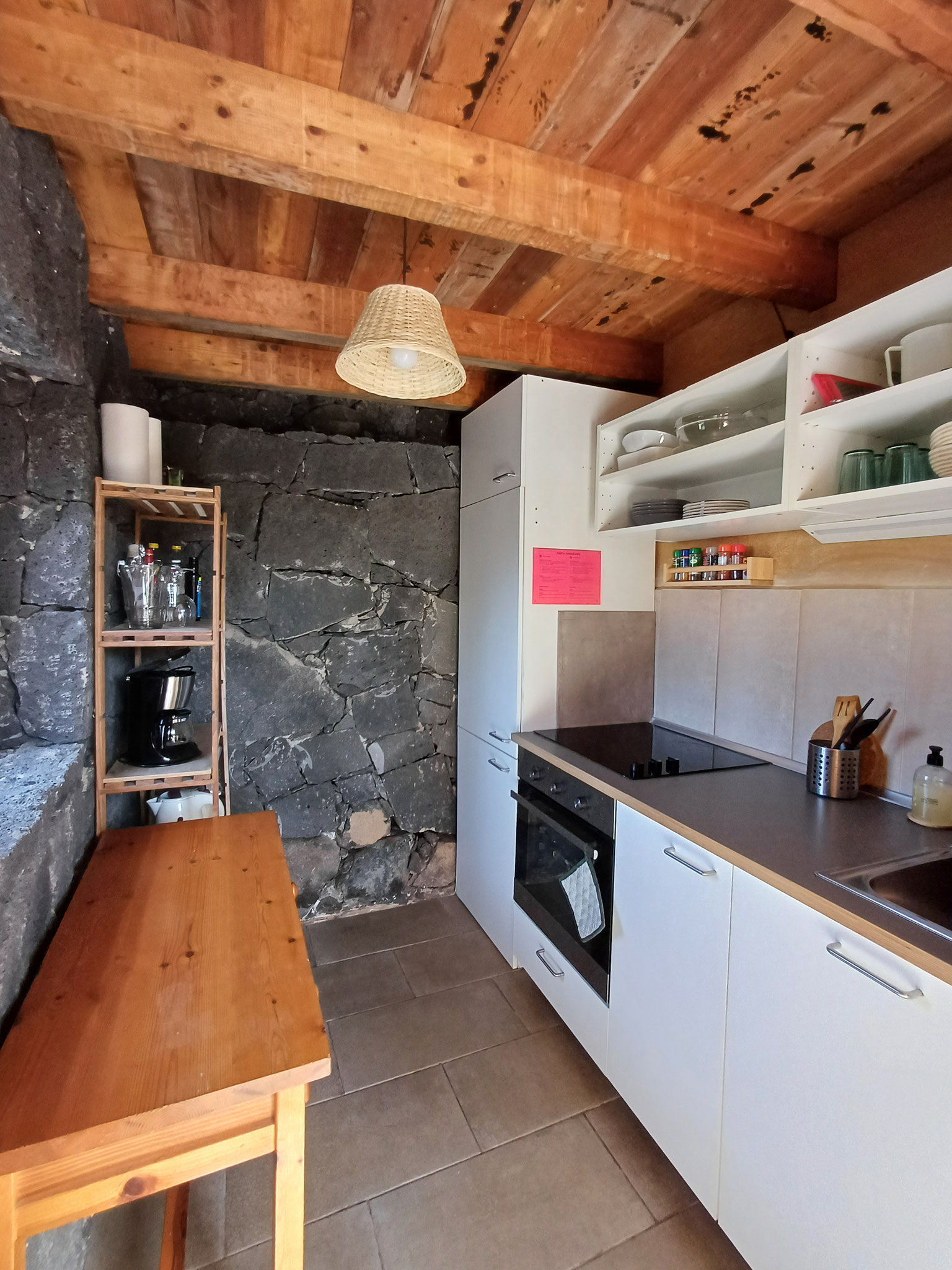 fully equipped kitchen with oven