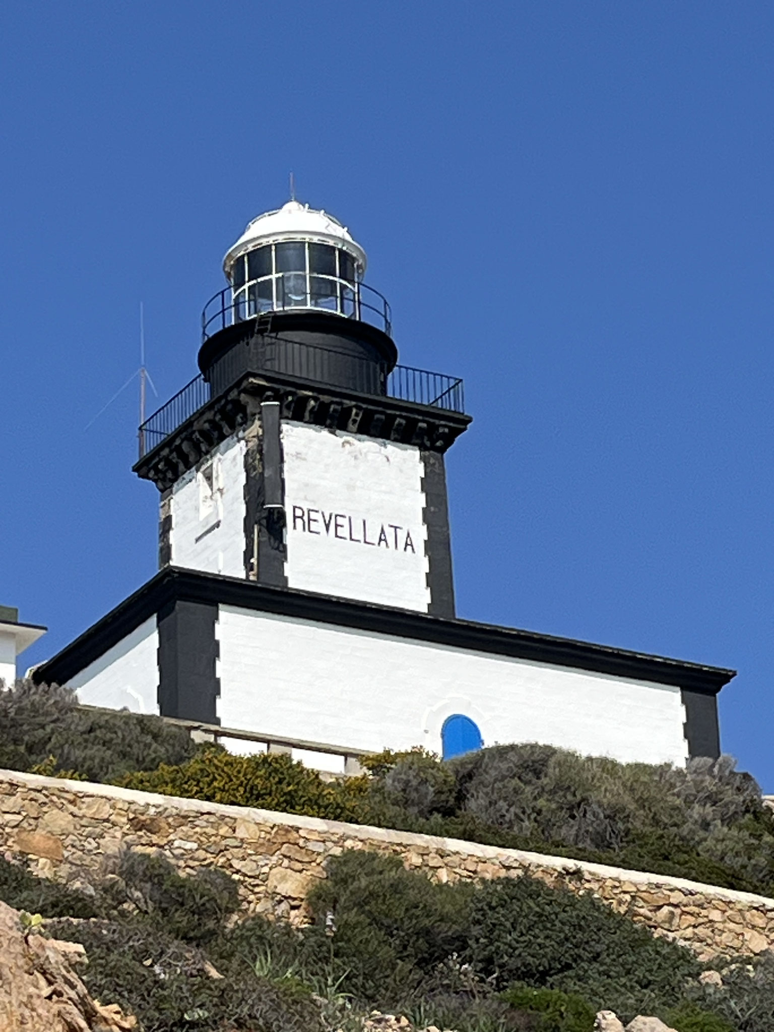… mit dem majestätischen Leuchtturm.