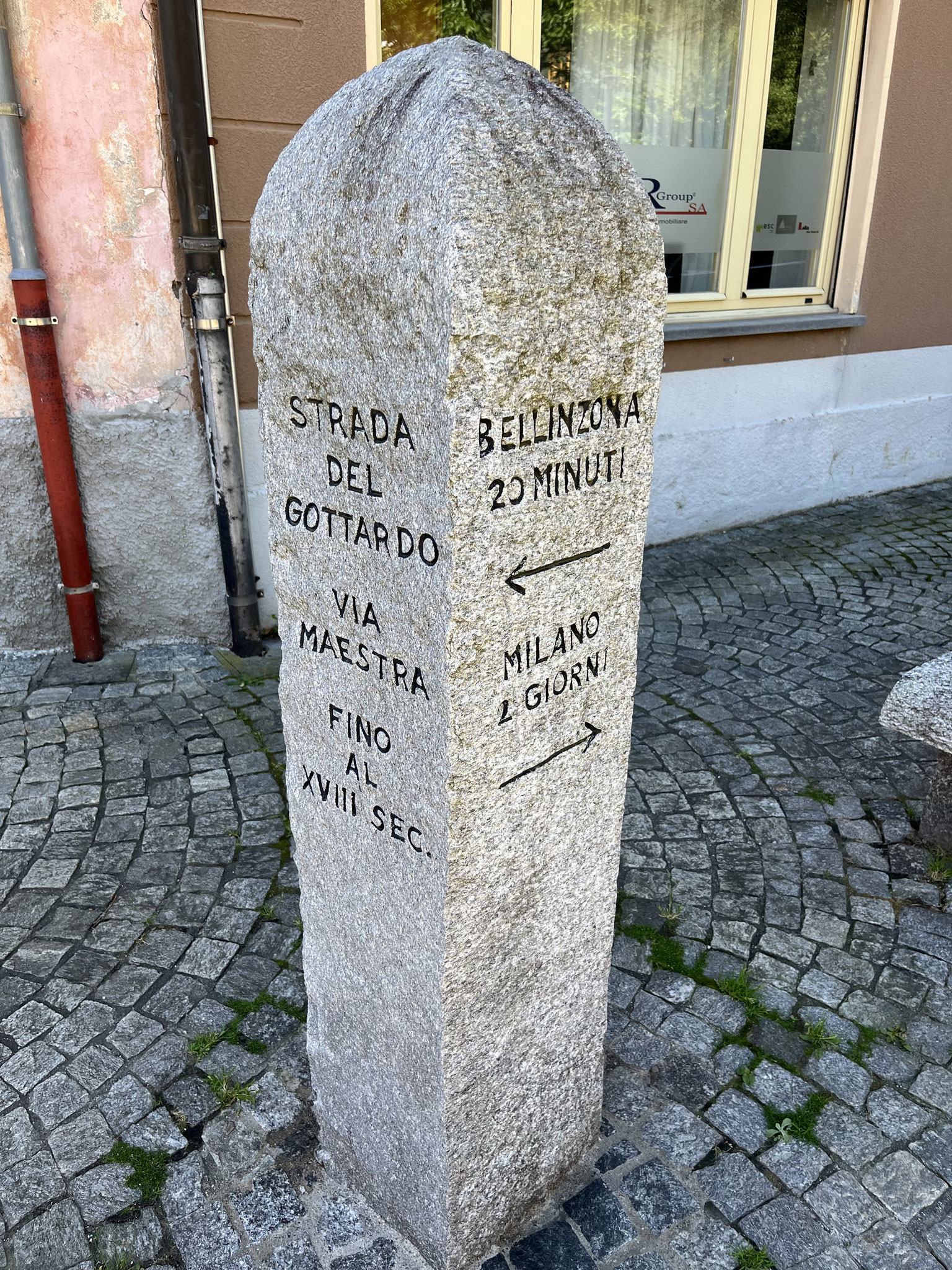 … es auf der alten Gotthardstrasse in Richtung Norden.