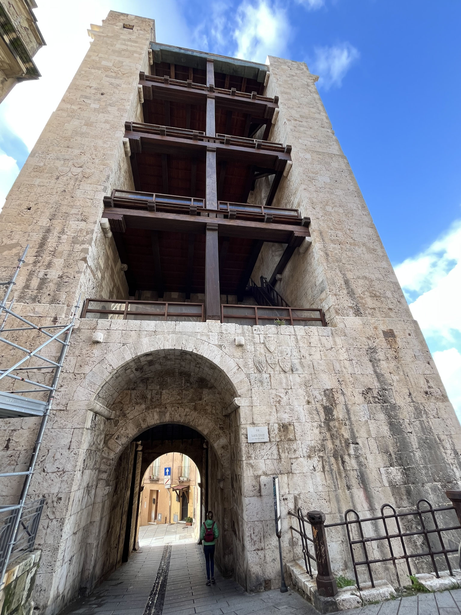Während der Aragonesischen Herrschaft wurden am Turm die Köpfe der hingerichteten Gefängnisinsassen aufgehängt.
