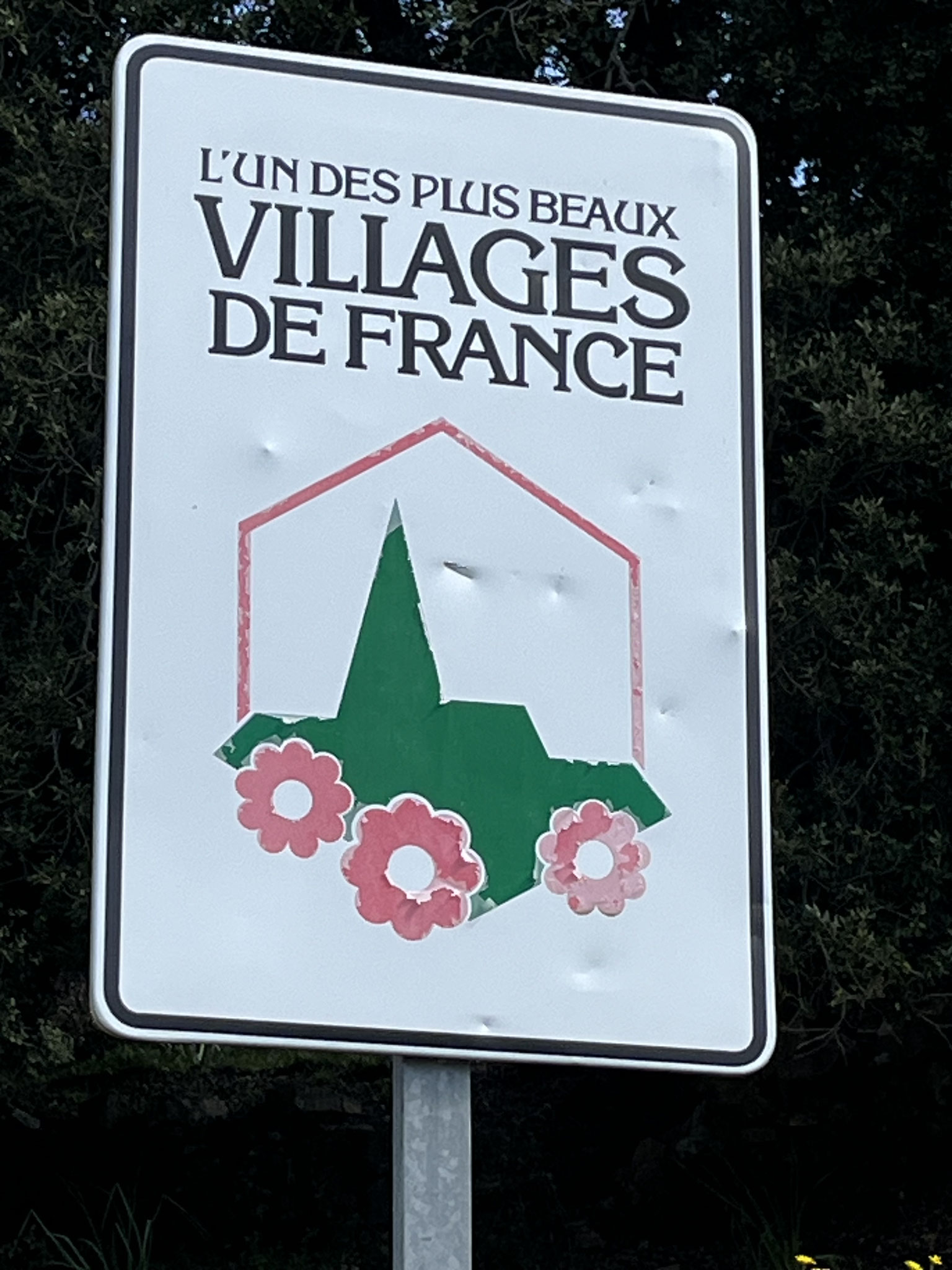 … zu diesem Schild, das das Dorf Piana ankündigt.