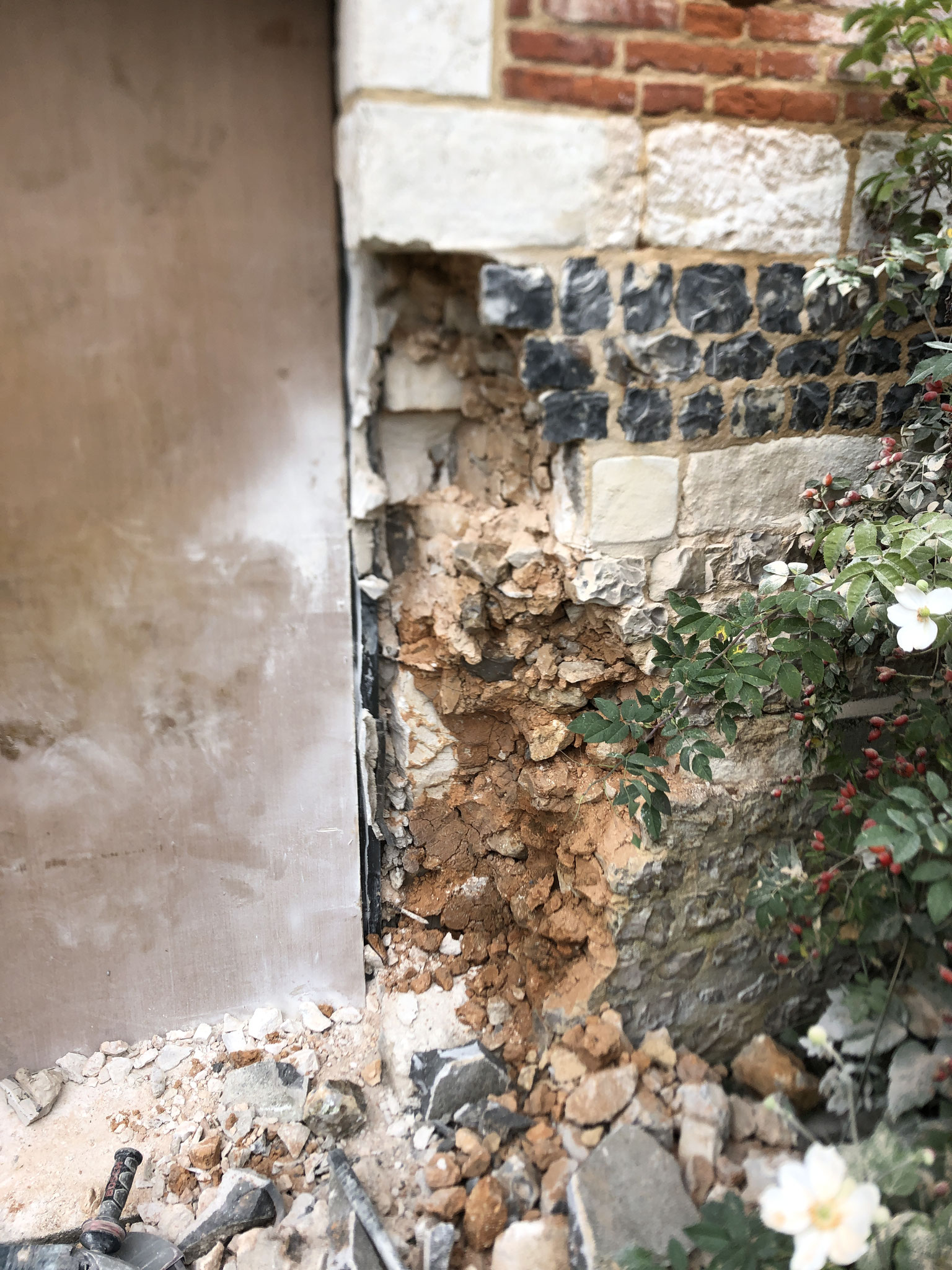 façade en brique et pierre AVANT restauration