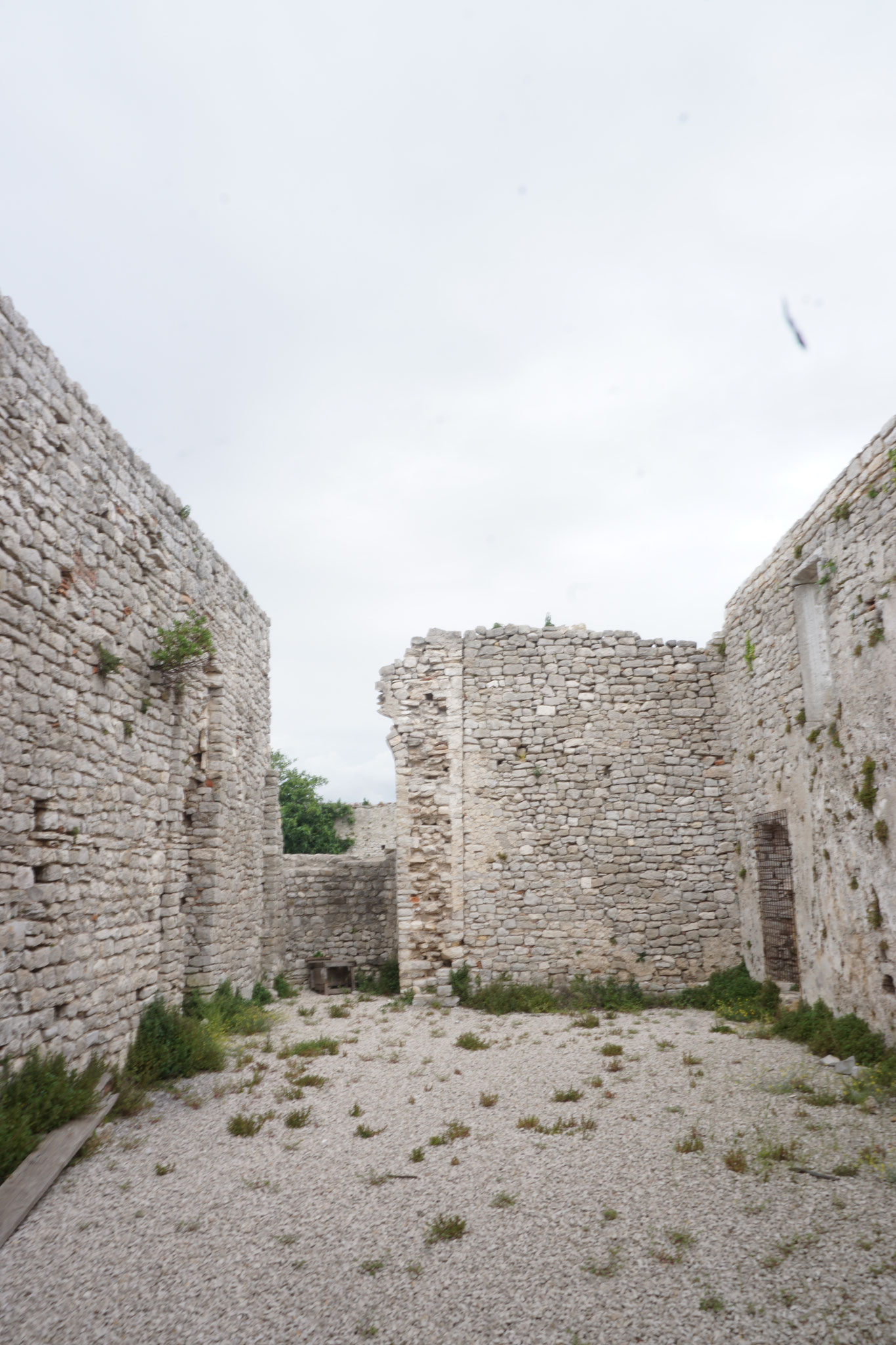 Diese beweisen das Osor eine Stadt der Kultur und Bildung war. Reichliche Theater und Tempel bauten hier die Griechen, Liburner und Römer