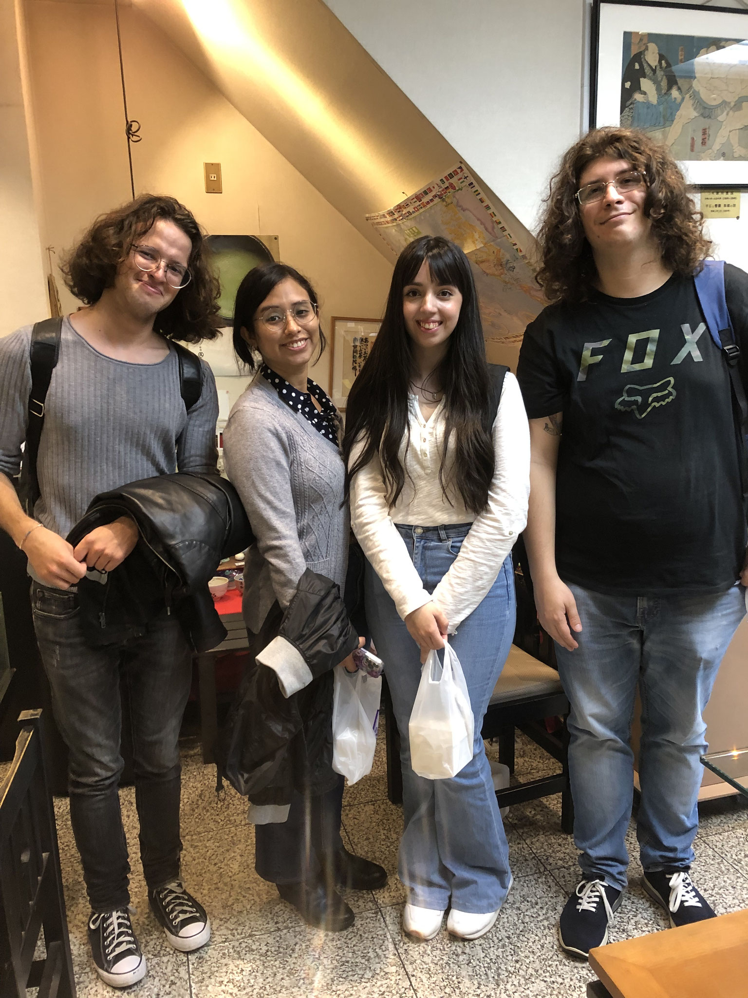 左からスペイン・ペルー・スペイン・イタリアからのお客様（Mr.Andy&Ms.Fiorella&Ms.Sonia&Mr.Larioさん）