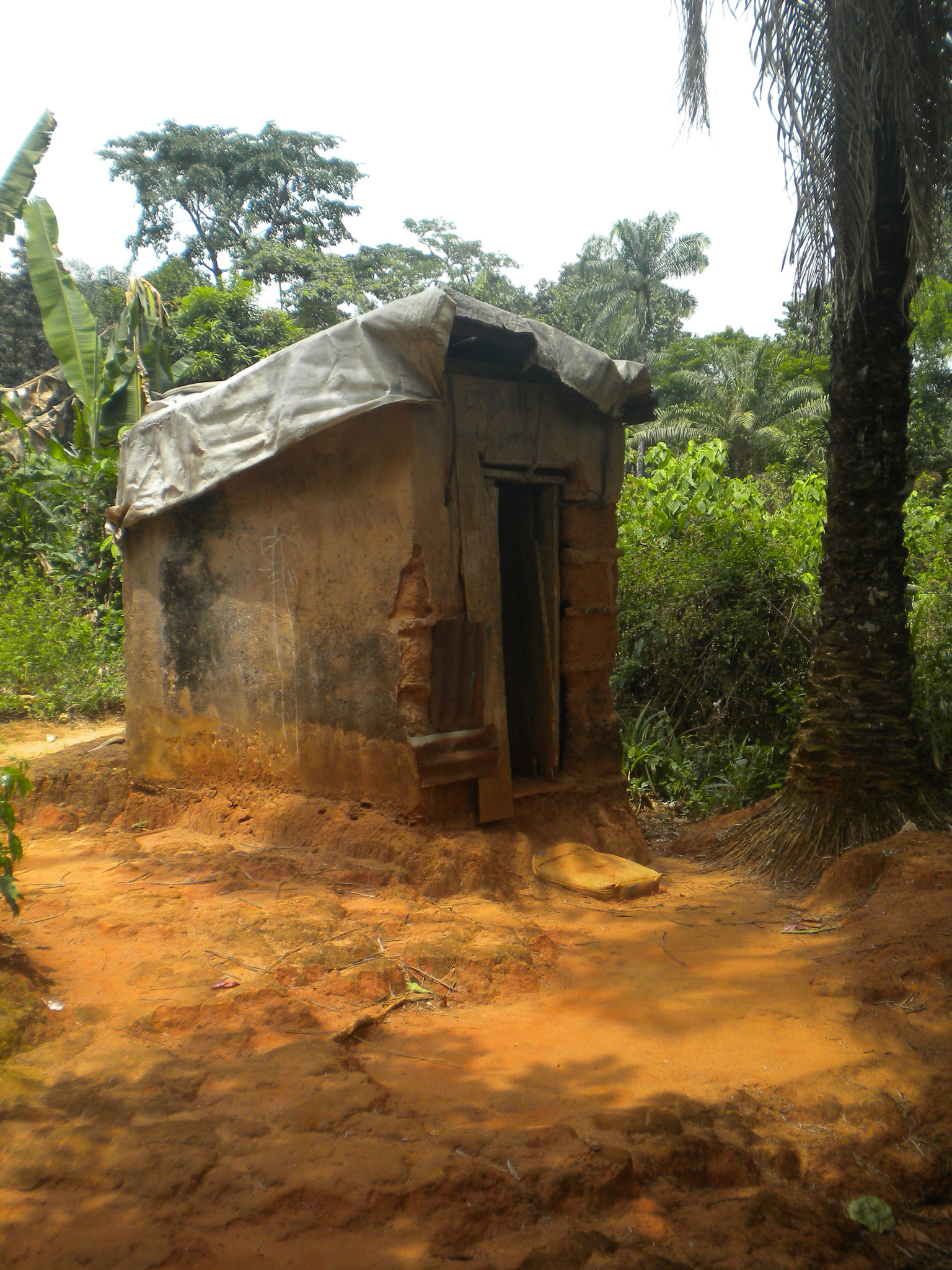 Toilette und Waschraum in Einem