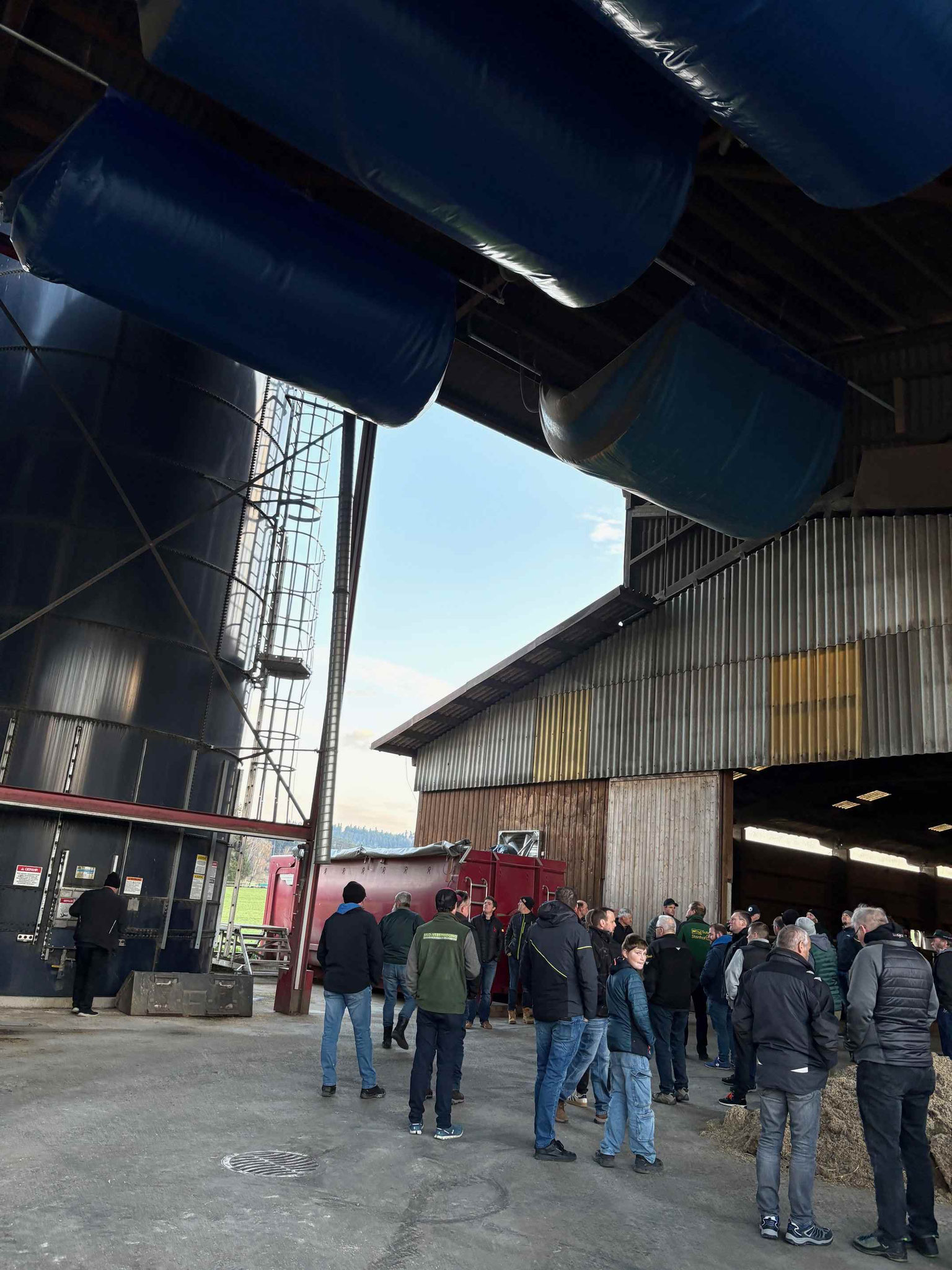 mit 6 Lungen zu den Harvestore-Silos