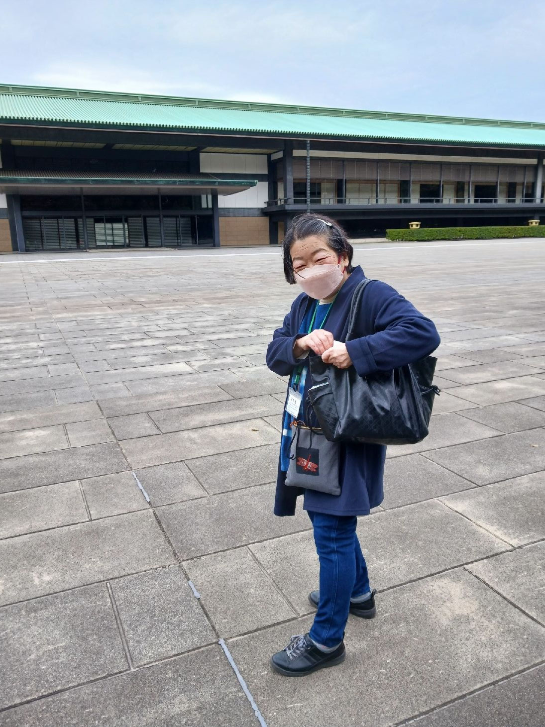 宮殿東庭；岡田さん