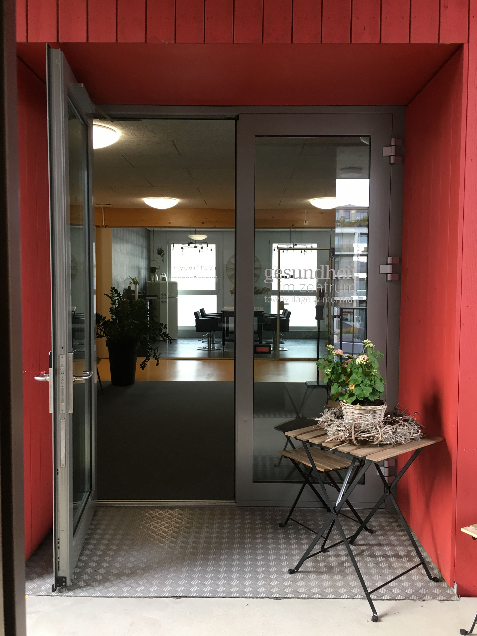 Eingang "Gesundheit im Zentrum" im 2. Stock