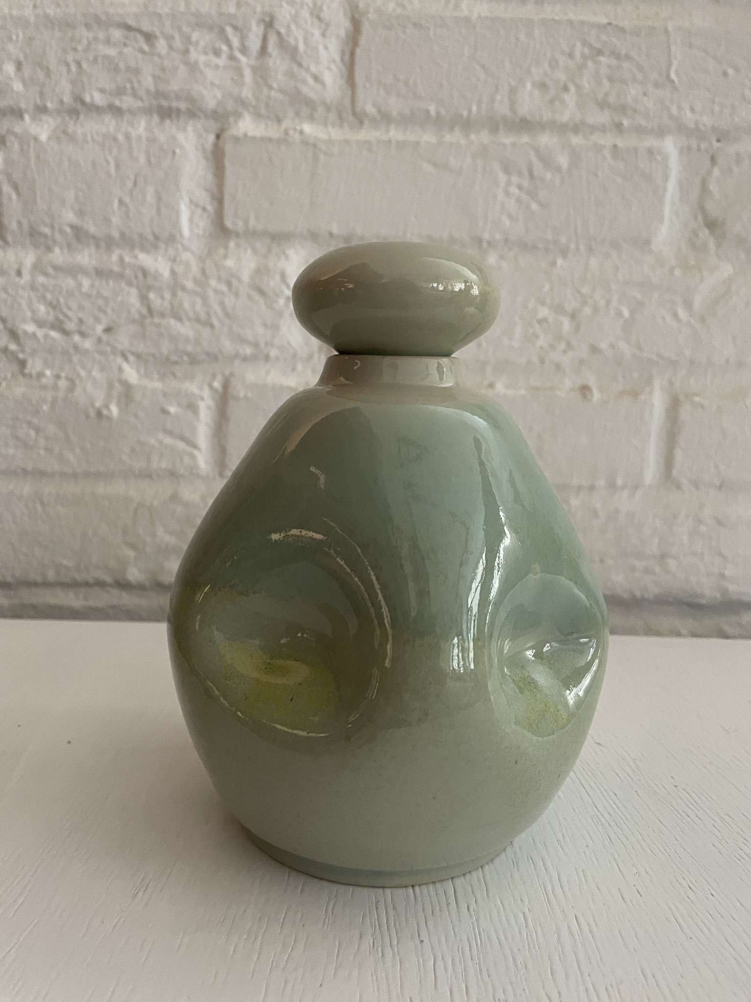 kleine Vase mit Deckel