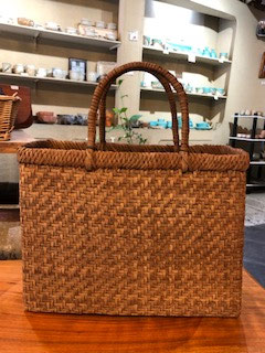 鎌倉にある厳選逸品山葡萄の籠店 - ya厳選山形県産山葡萄の籠バック！