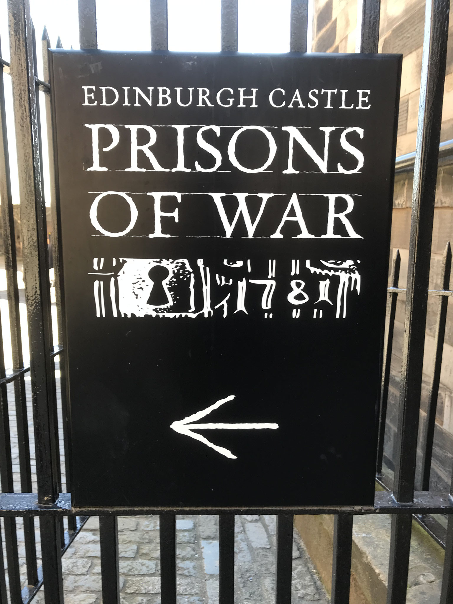 The vaults of the castle were used as prisons of war between 1757 and 1815 during The Seven Years War,  The War of American Independence and The Napoleonic War.