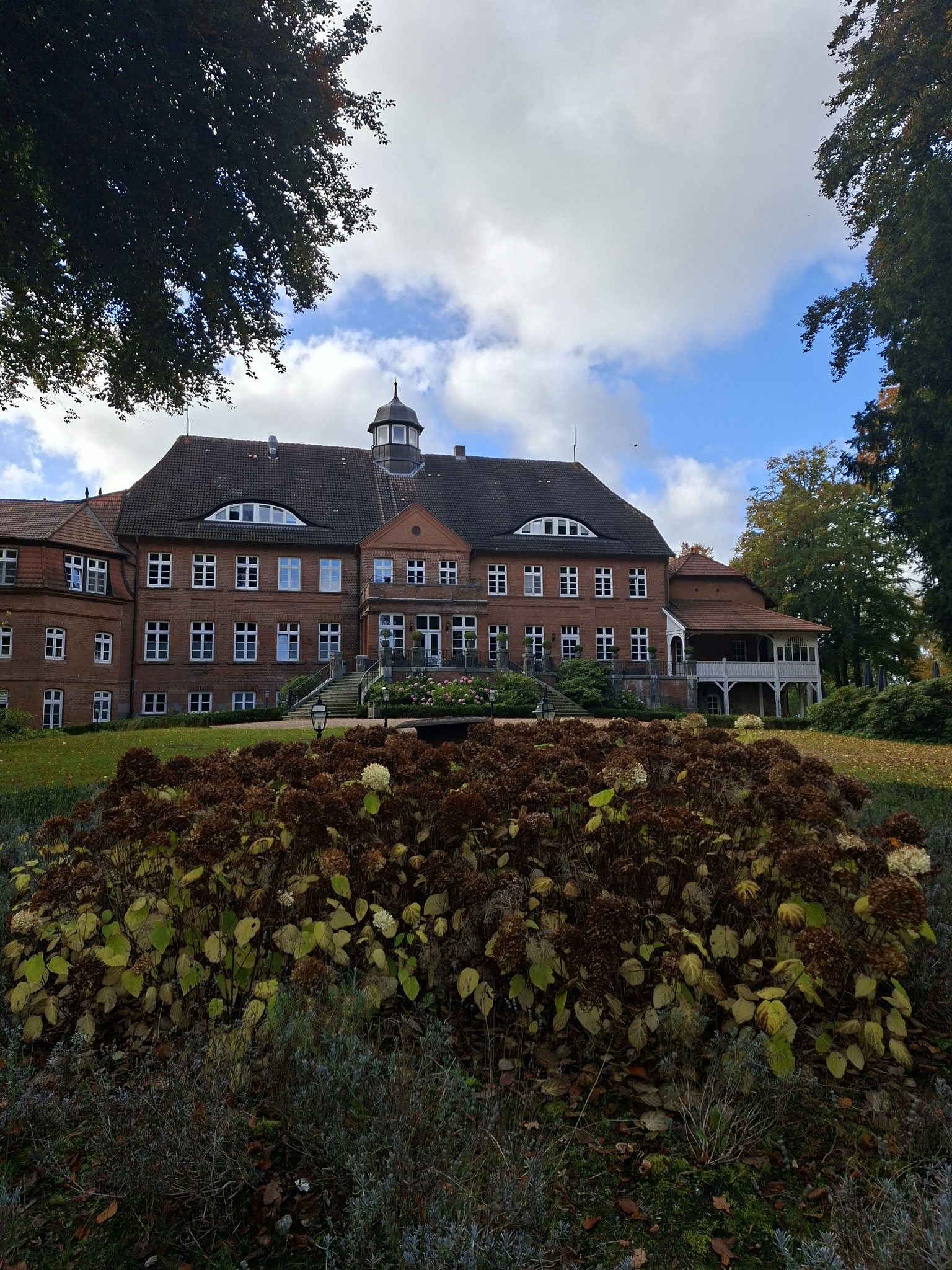 Das Landhaus gehört zum Schloss Basthorst.