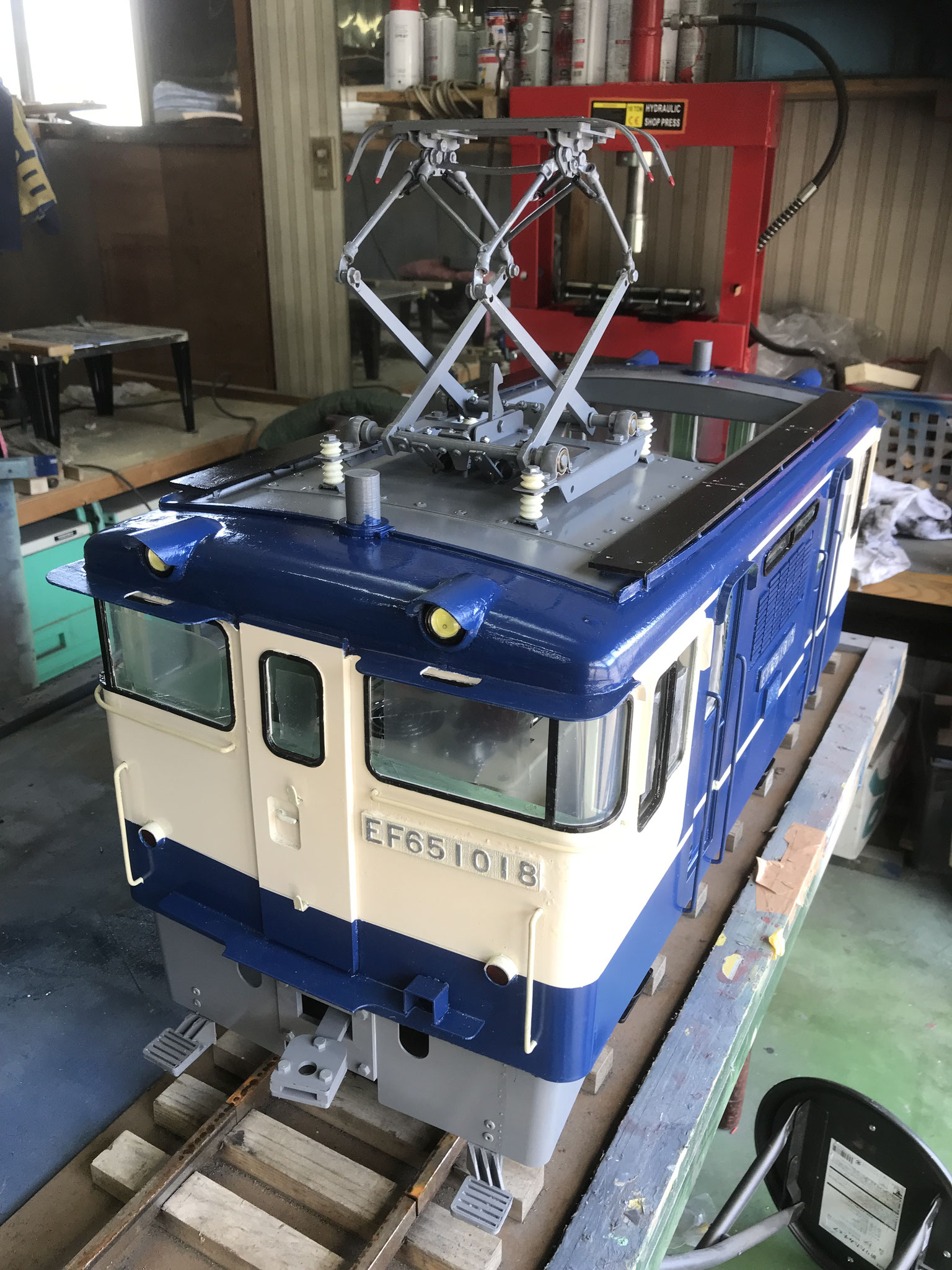 ミニ庭園鉄道（乗用5インチ）オリジナル列車二両