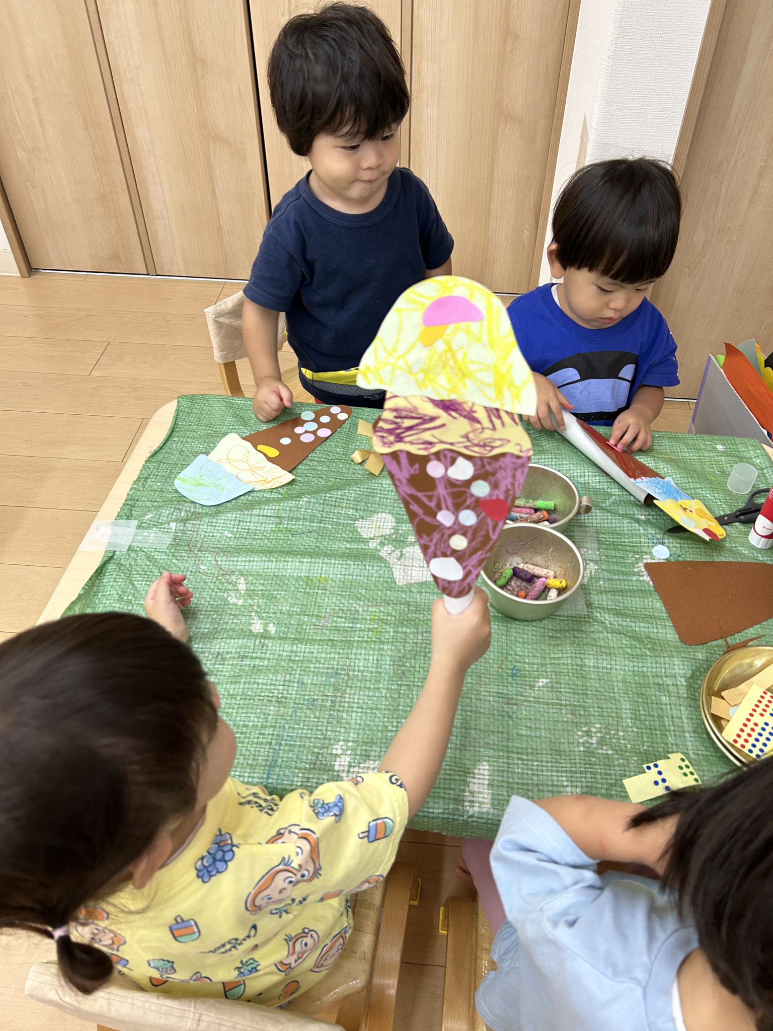 それぞれ美味しそうな飾りをデコレーション。