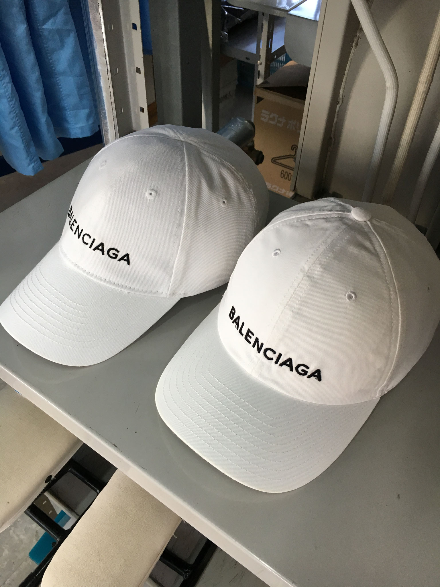 バレンシアガ　キャップ　ホワイト BALENCIAGA(バレンシアガ) キャップ ホワイト｜【公式】カインドオル