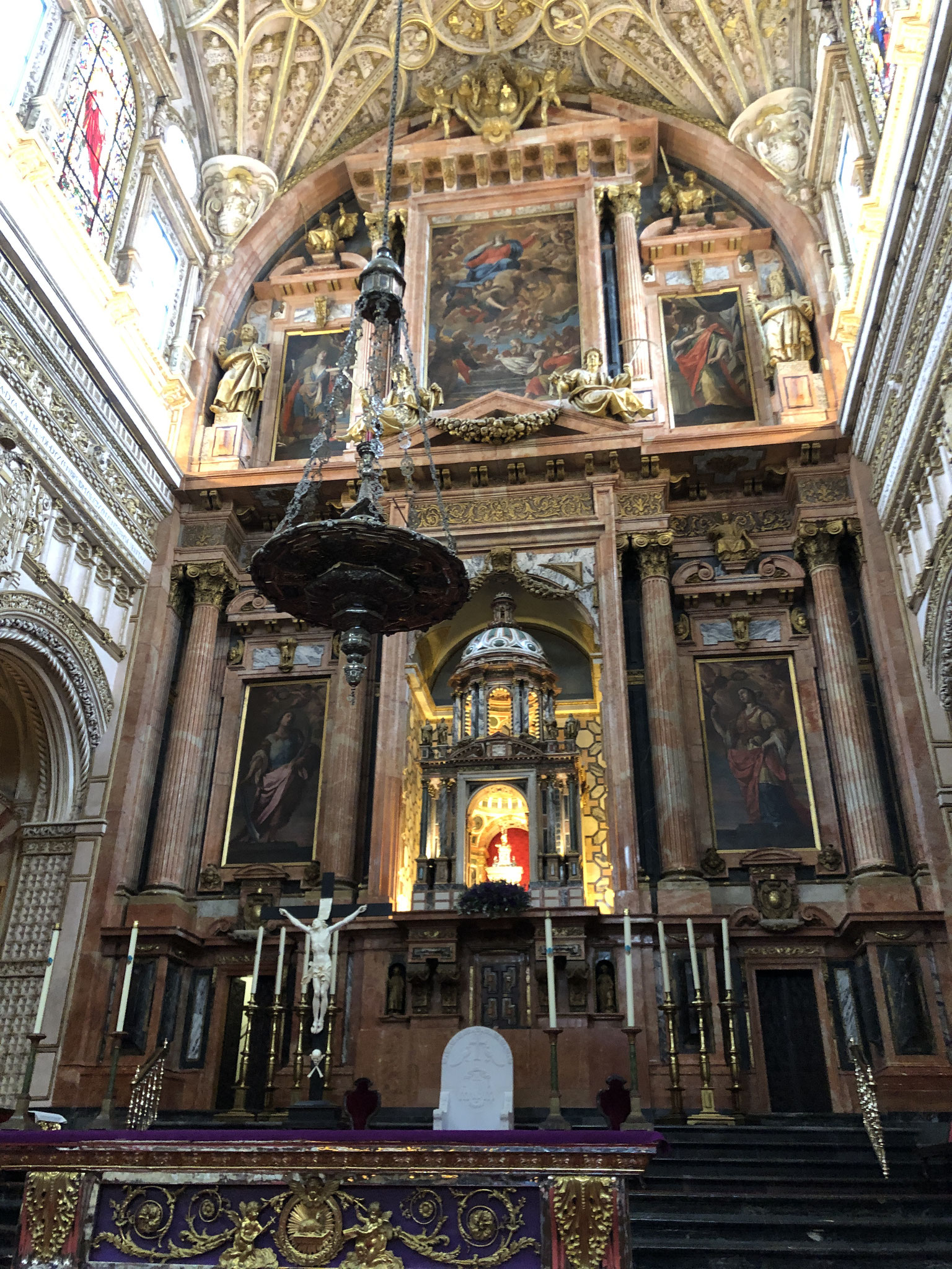 Der Altar der katholischen Kirche