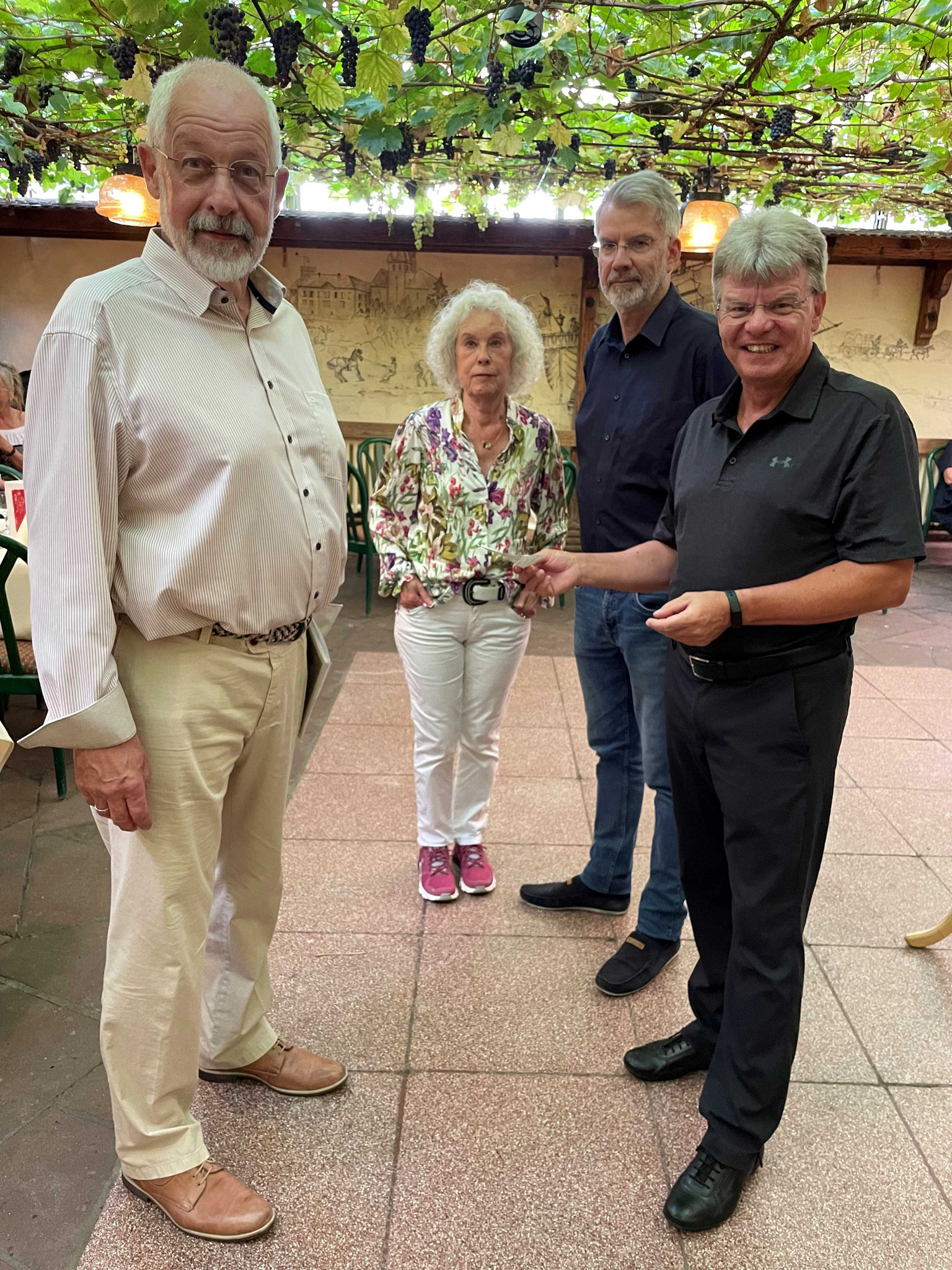 Besprechung der Theatergruppe v.l.n.r. Werner Geißler, Doris Fortuin, Wolfgang Ruland, Horst Baermann