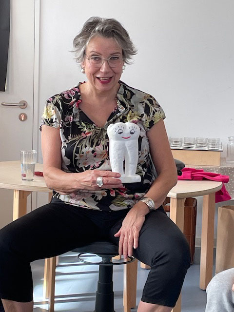Leticia hat manchmal keine Lust zum Zähneputzen, vor allem wenn sie müde ist. Was dann die Folgen sind, zeigt Petra Wulff anschaulich und kindgerecht. 