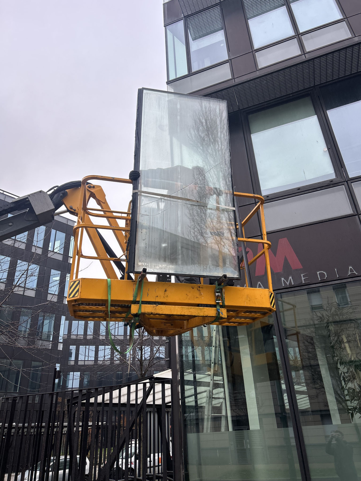 Remplacement de vitrage décalé sur façade d'immeuble