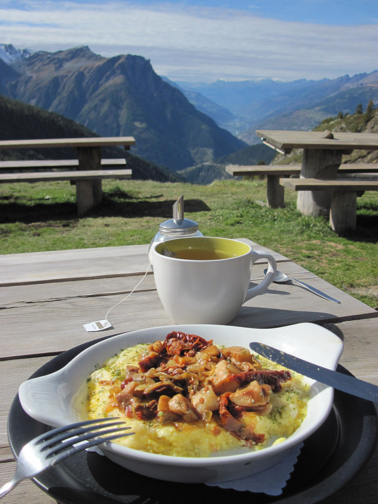 Mittagessen in der Bortelhütte