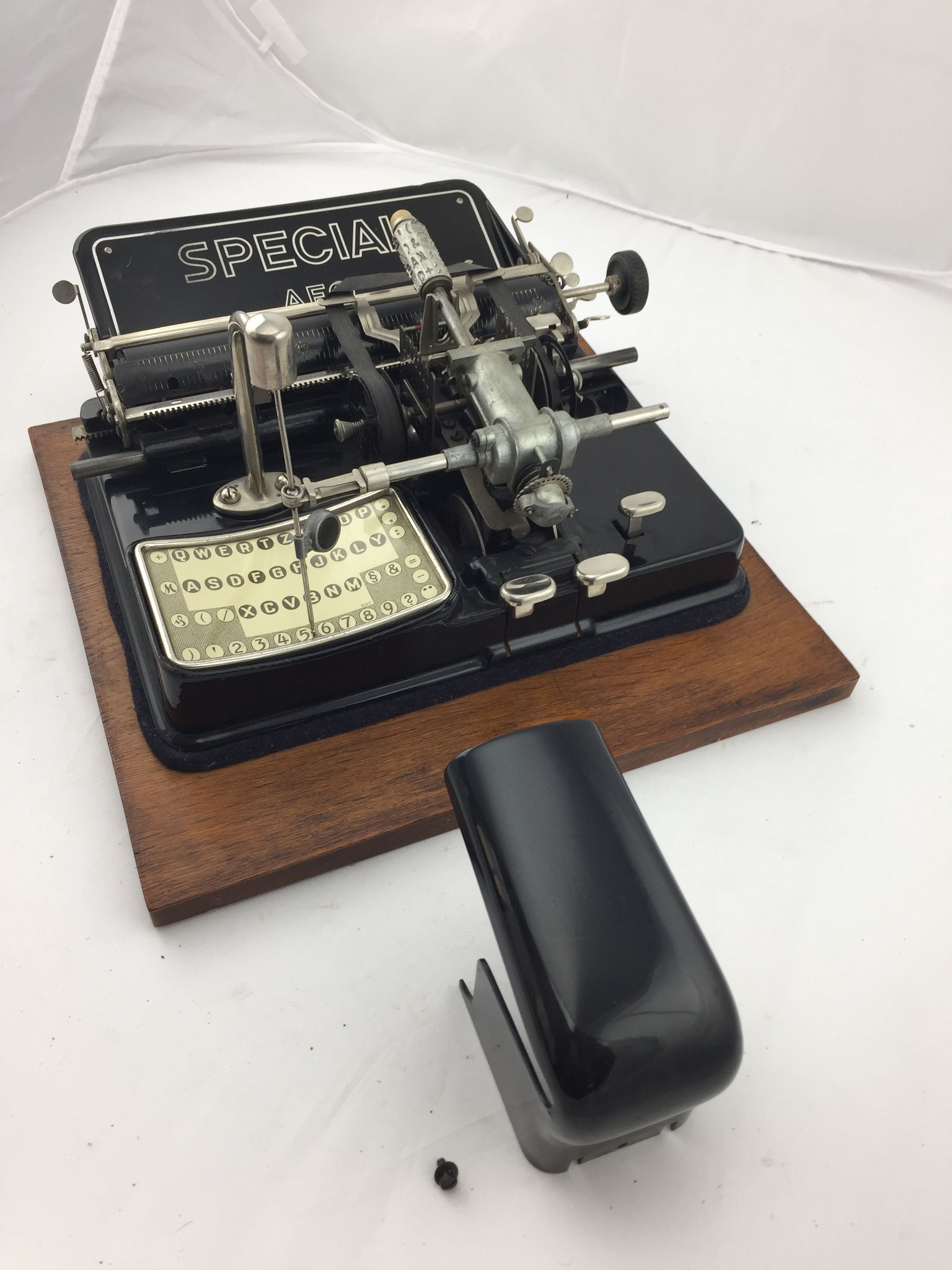 Schreibmaschine antik SPEZIAL AEG