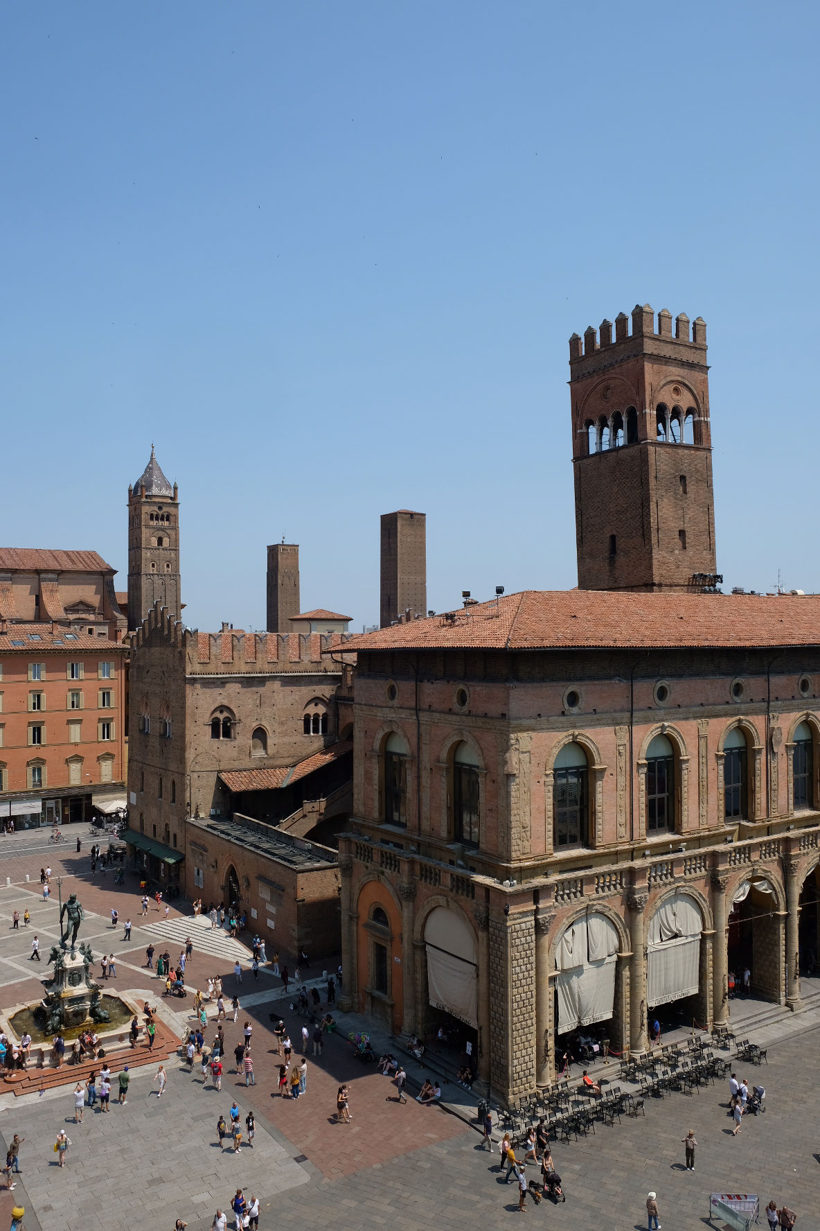 Blick vom Glockenturm in Bologna
