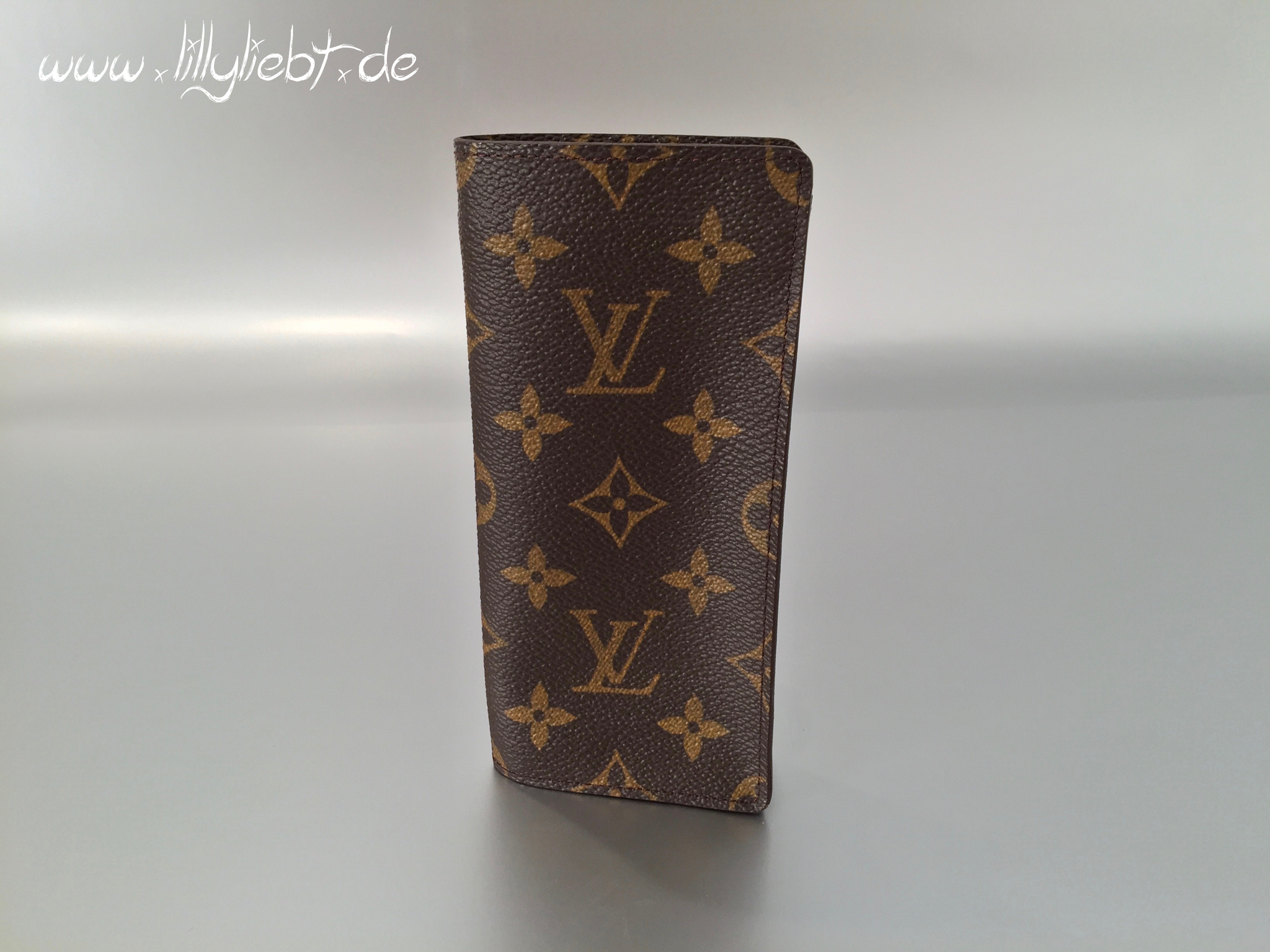 LOUIS VUITTON Monogram Etui a lunettes Simple Glasses Case