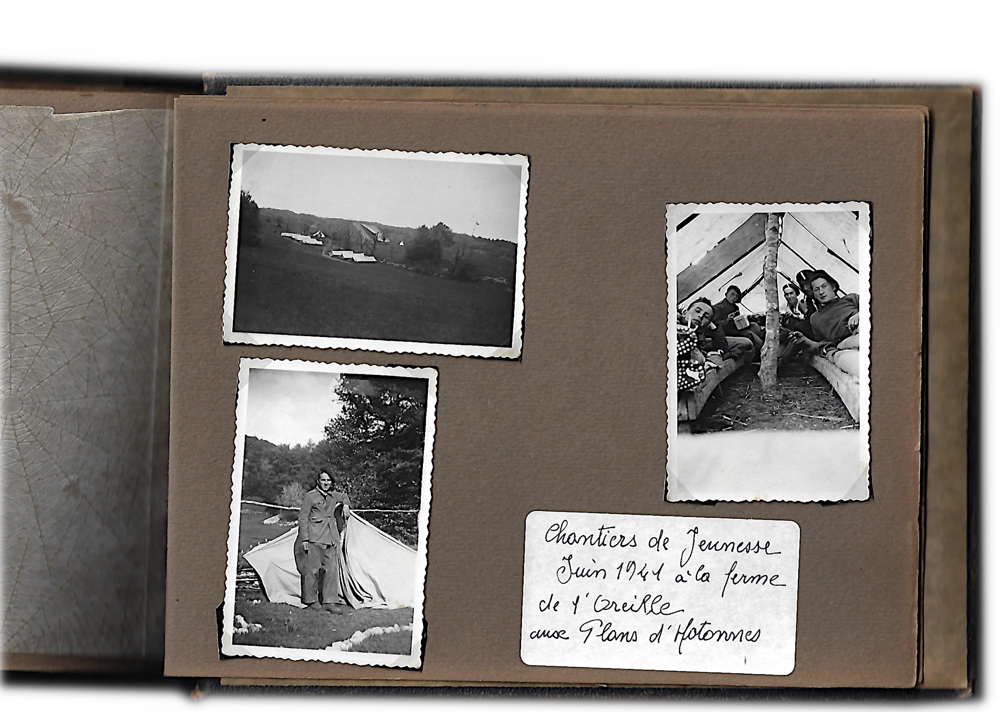 Album photos - chantier de coupe de l'Oreille [les Plan d'Hotonnes], mis en place par le camp de La Bâtonnière © André et Bernard Maclet