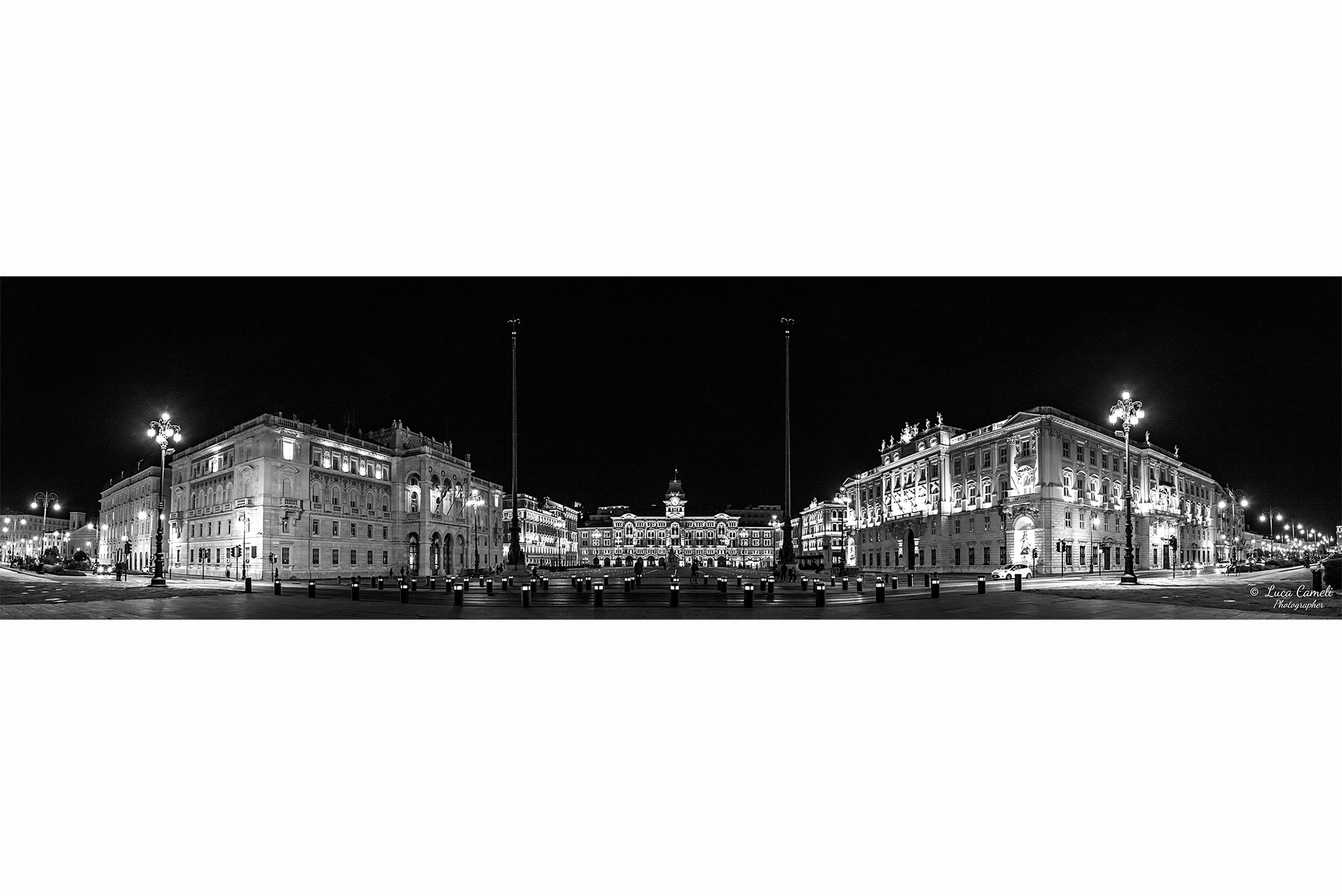 "Trieste Mon Amour",  (Panoramica notturna di Piazza Unità d'Italia e de Le Rive)