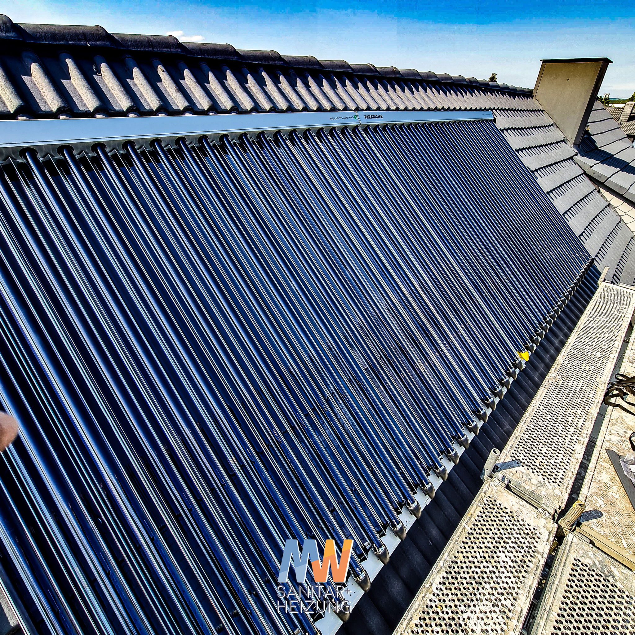 Solarthermie-Anlage , 2 mal Vakuumröhrenkollektor, Paradigma, Ritter Energie 