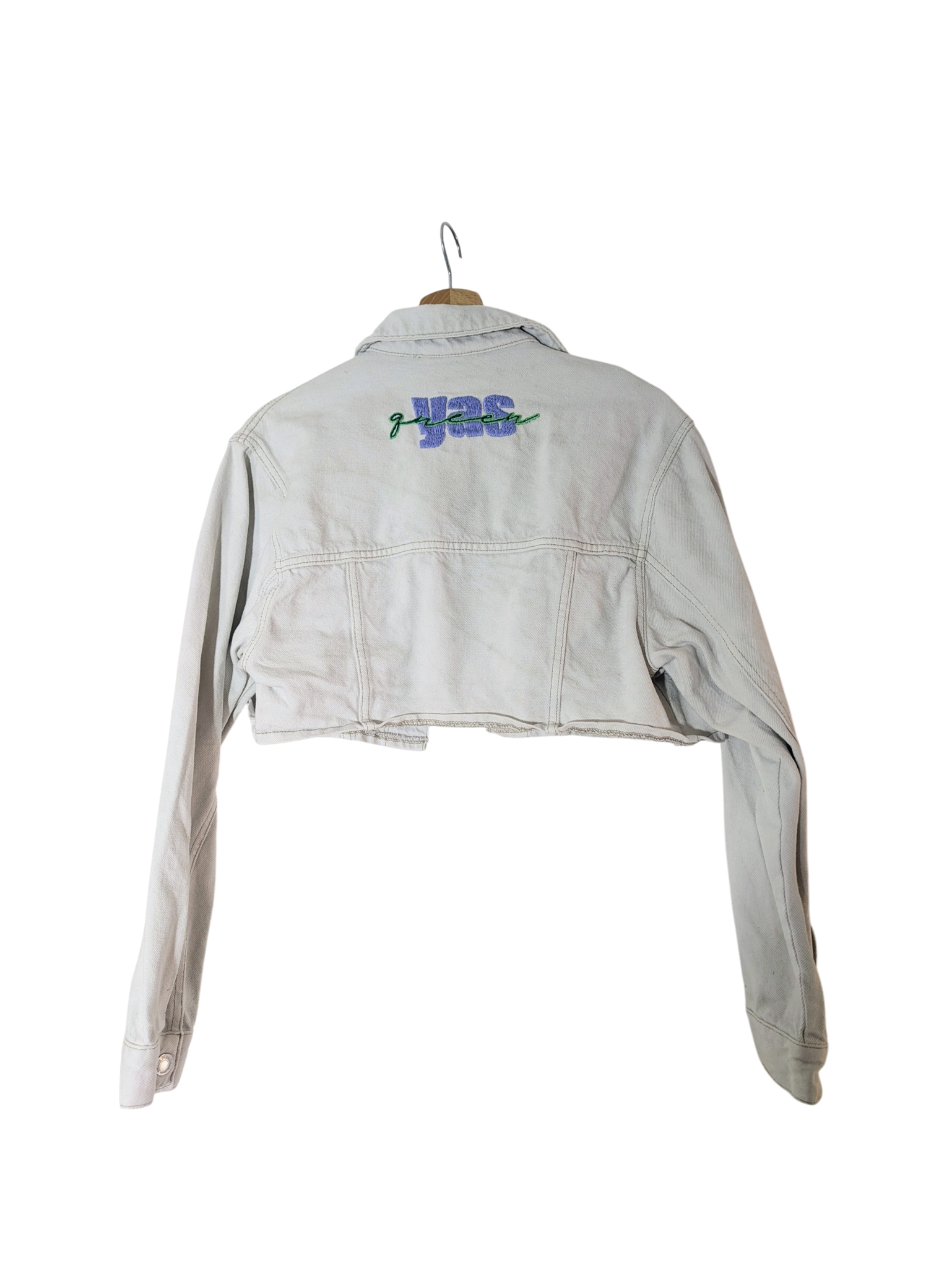 veste upcyclée brodée au fil de coline