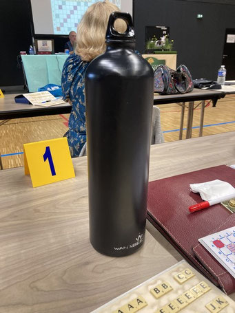 Dopage !!!!! Qu'y a-t-il dans cette gourde noire opaque qui fait gagner "the Winner"?