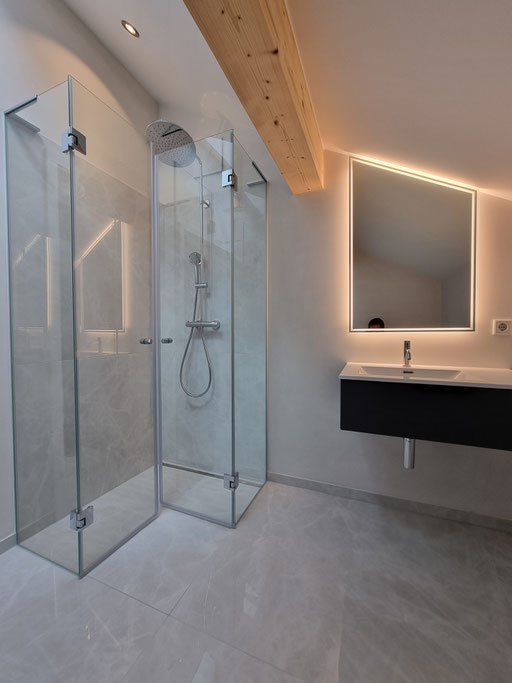 Spiegel - LED Lichtspiegel  - Dusche - © Glaserei Allgäuer