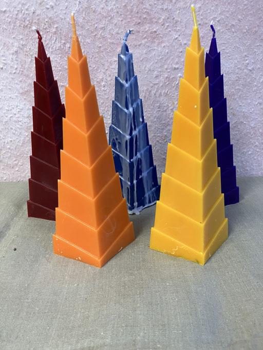 Rautempyramide - B:8,8 T:7,6 H:22 cm 