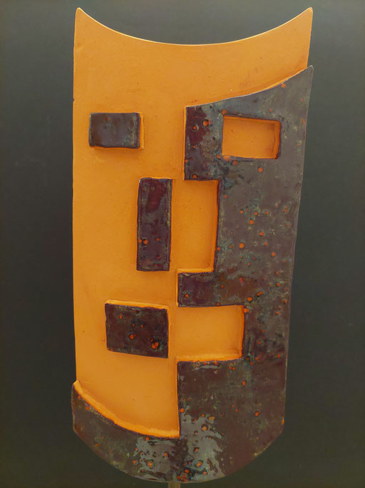 "Binär 2" Keramik aus rotem Ton, teilweise glasiert, 25 cm hoch