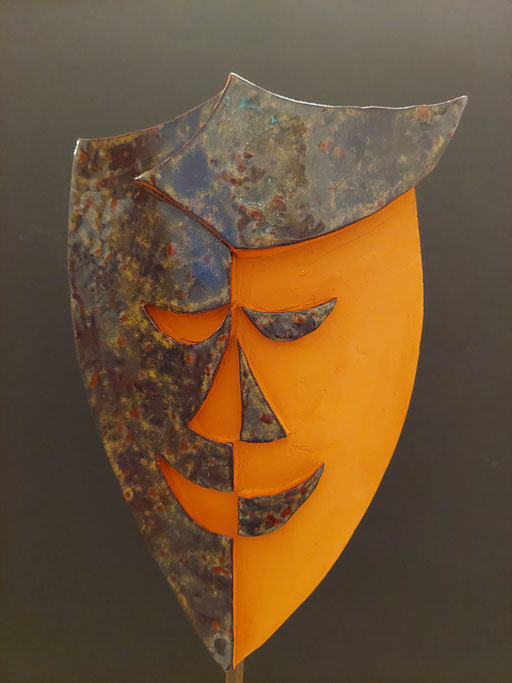 "He He" Keramik aus rotem Ton, teilweise glasiert, 25 cm hoch