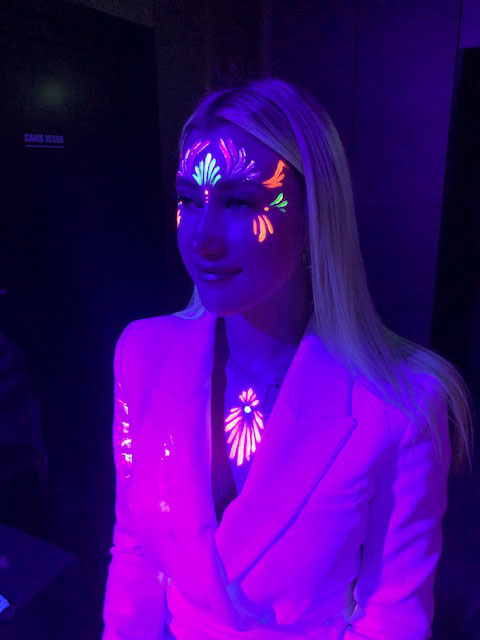 maquillage fluo, phosphorescent sous lumière noire pour vos évènements