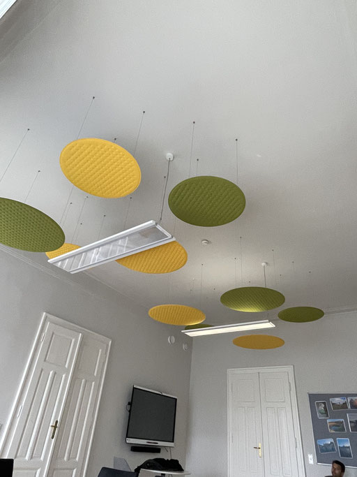 Bunte Deckenelemente