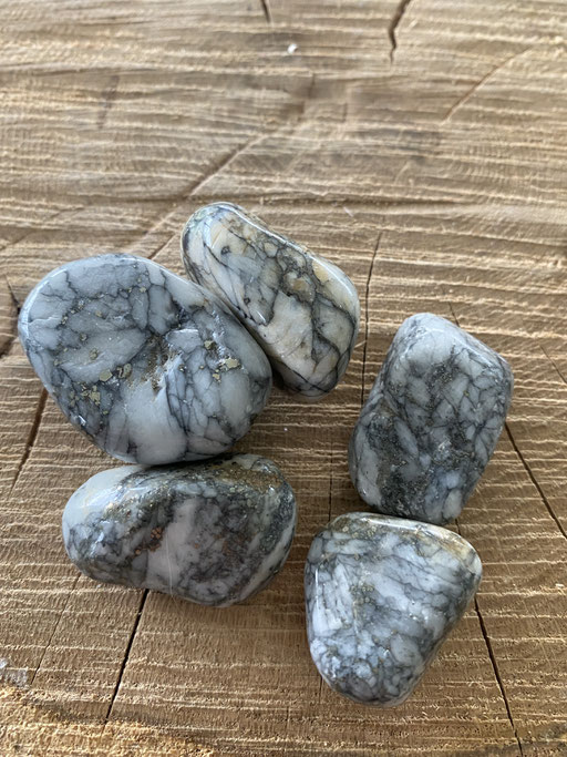 Quartz pyrite  Nimalaé Lithothérapie et boutique de minéraux