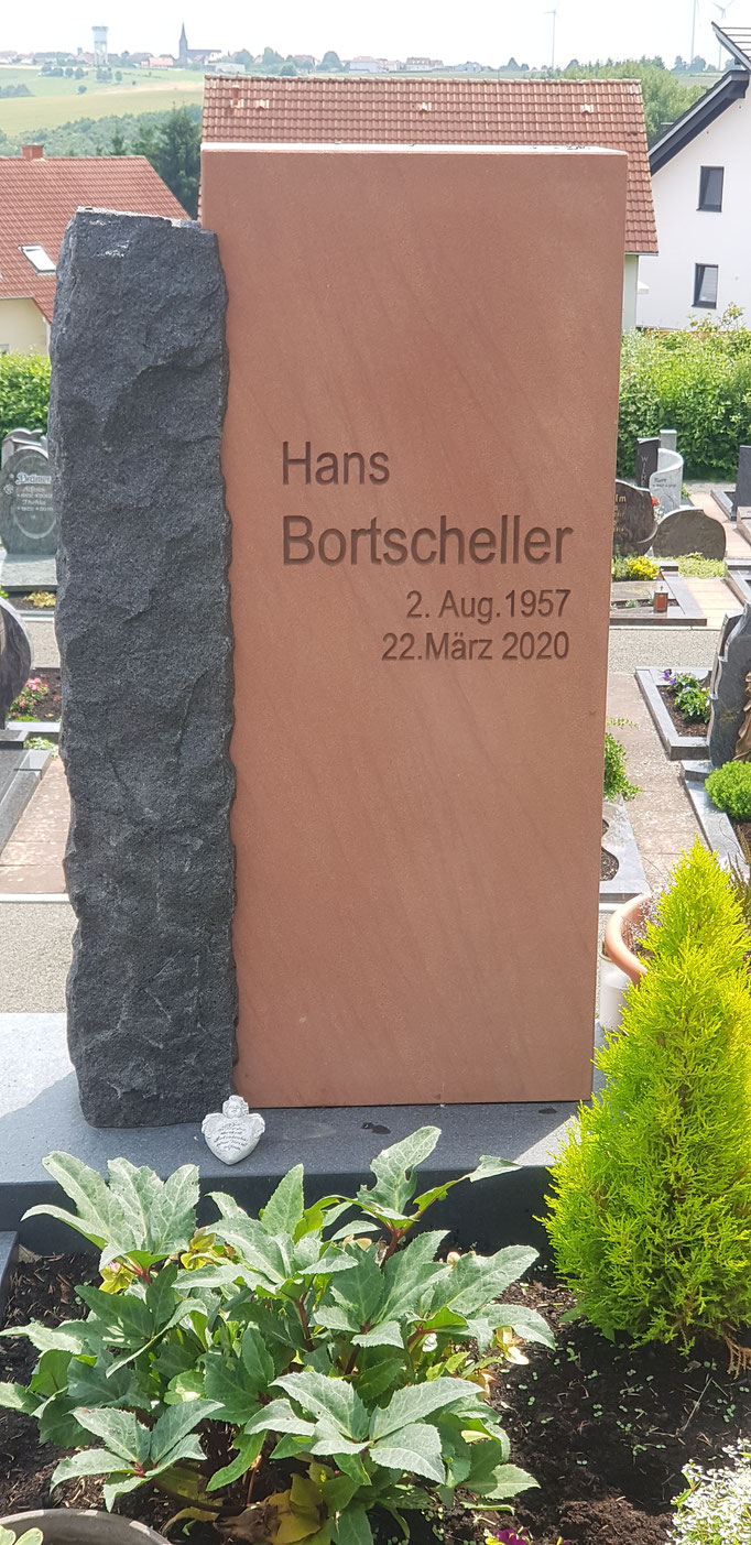 Schweinstaler Sandstein trifft schwarzer schwedischen Granit ( Mikrogabbro )