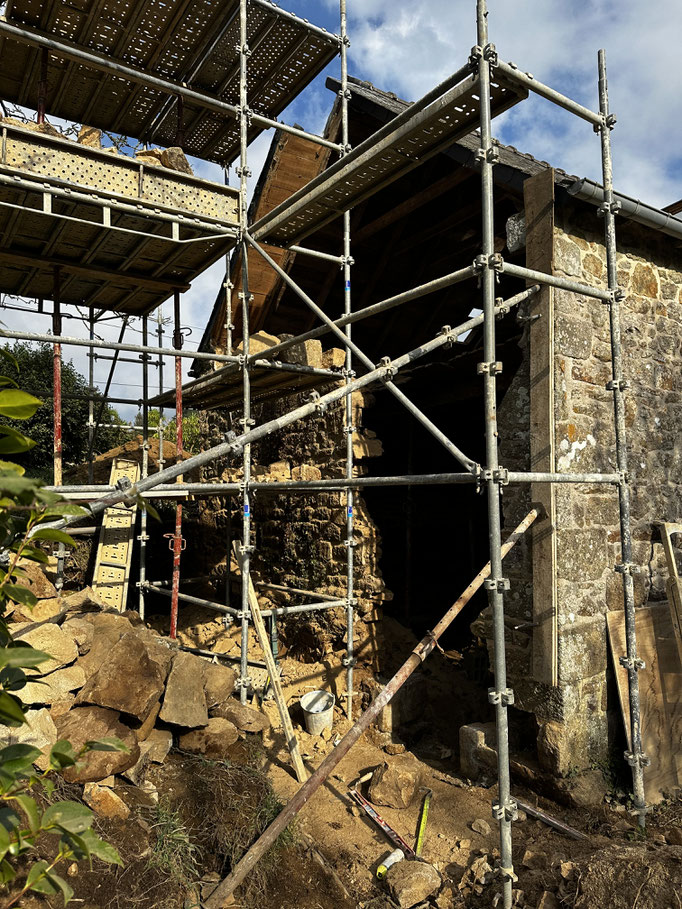 Démontage du pignon en cours à Plogonnec