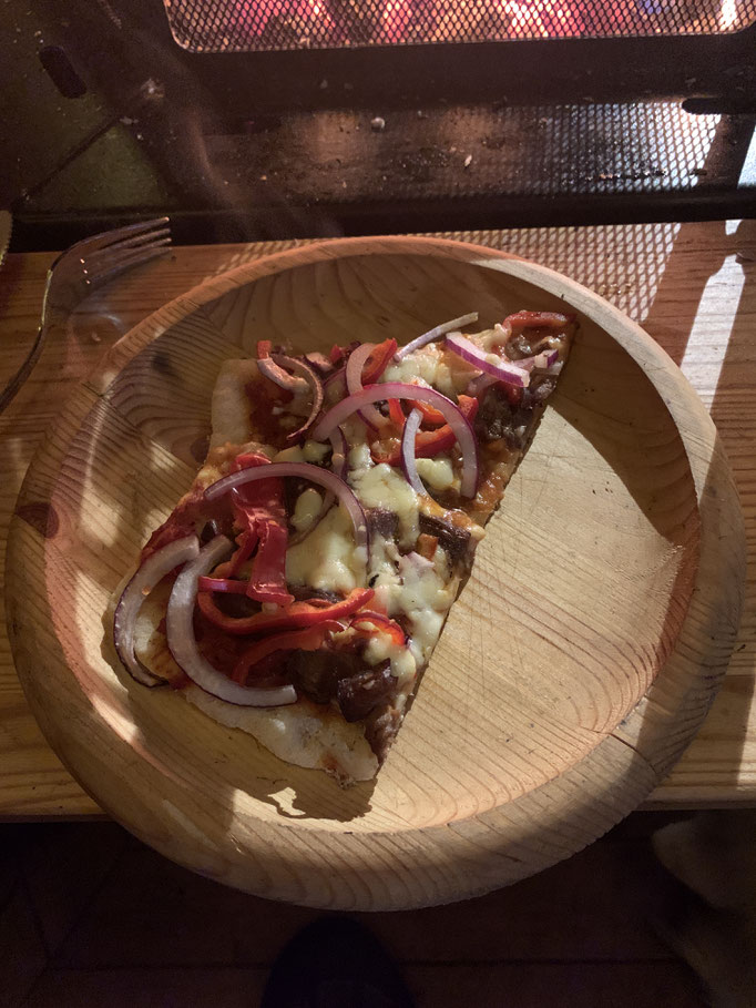 Lappland Pizza mit Renskav (Rentierfleisch)