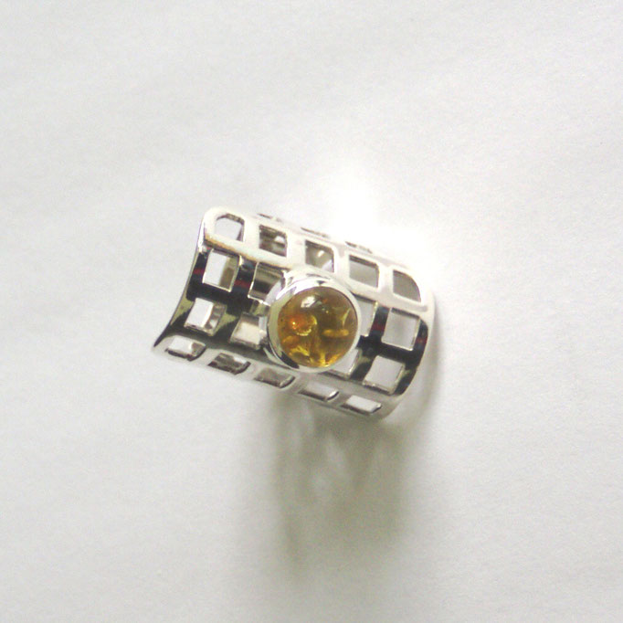 Ring mit Bernstein Sterlingsilber
