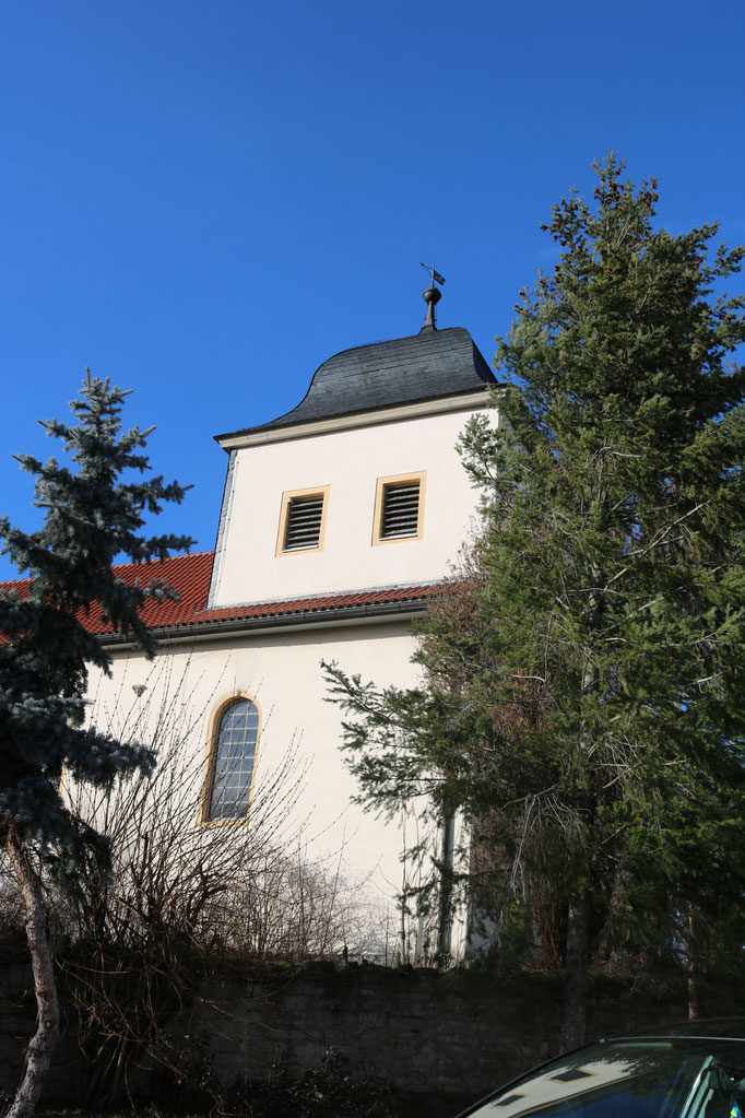 1. Außenansicht der Altengönnaer Kirche (Christiane Geßner, 2020)
