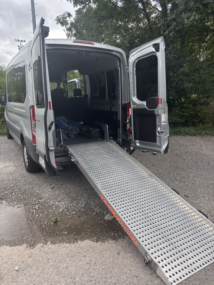 Der treue Gepäcktransportesel